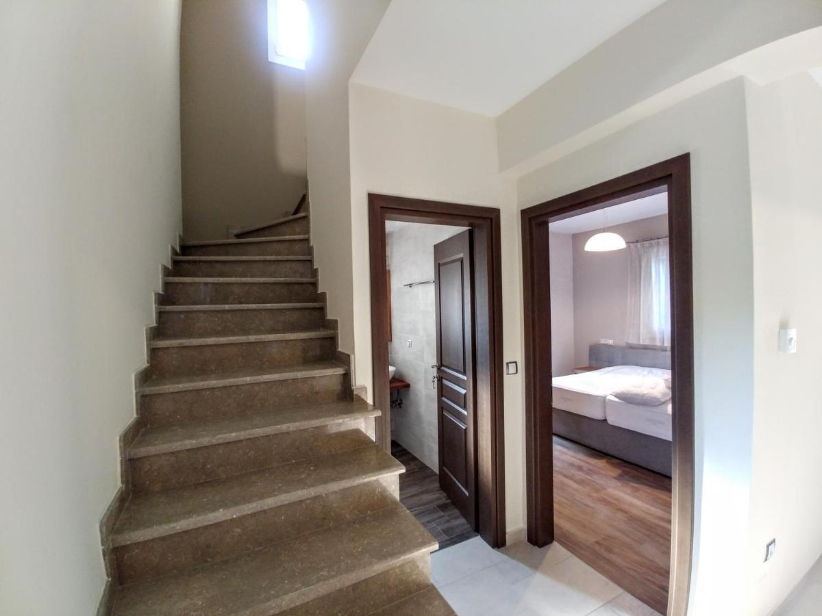 Villa *Fryni*/5' From Sea & Center/Mountain View Frínion Екстериор снимка